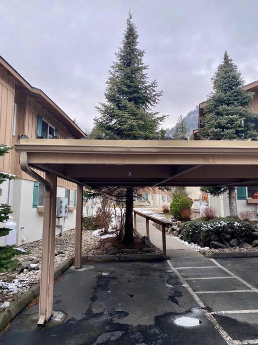 Walk To Downtown Leavenworth * Sleeps 6 + Pets * Ground Level Gem!アパートメント エクステリア 写真