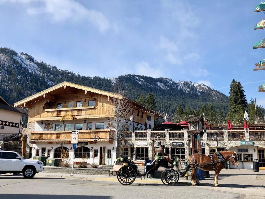 Walk To Downtown Leavenworth * Sleeps 6 + Pets * Ground Level Gem!アパートメント エクステリア 写真