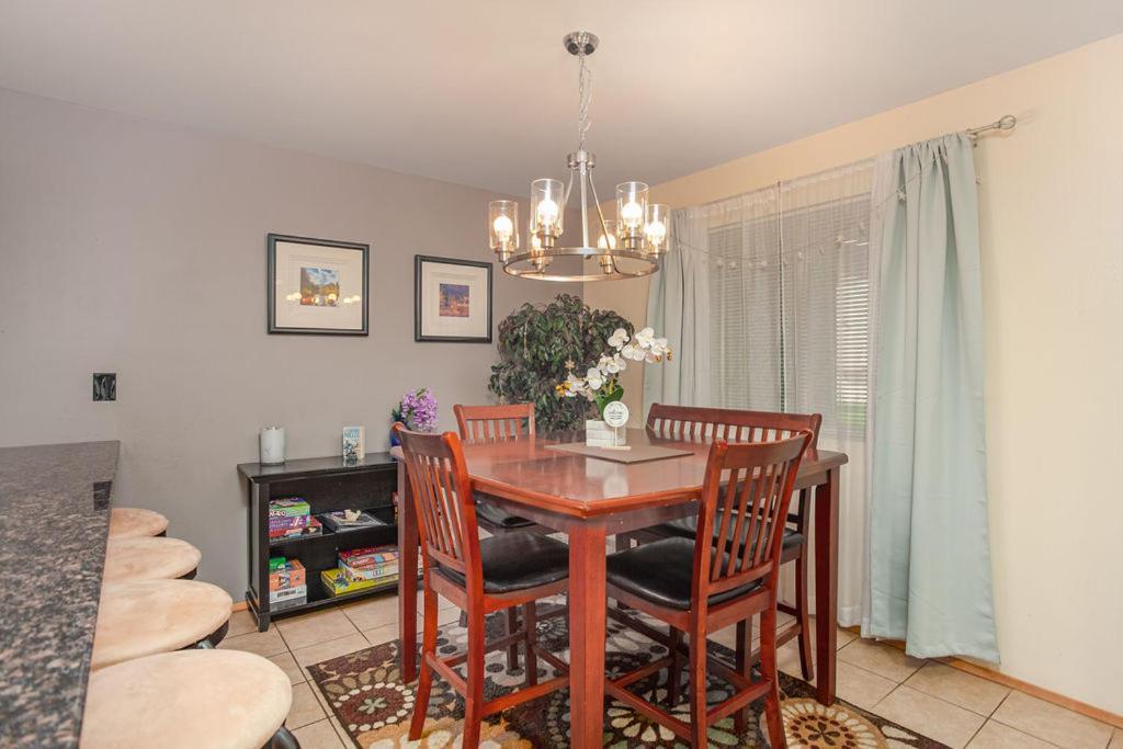 Walk To Downtown Leavenworth * Sleeps 6 + Pets * Ground Level Gem!アパートメント エクステリア 写真
