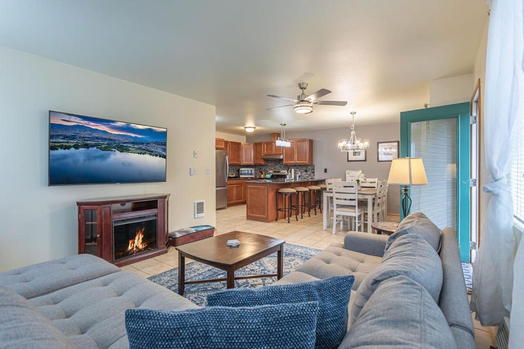 Walk To Downtown Leavenworth * Sleeps 6 + Pets * Ground Level Gem!アパートメント エクステリア 写真