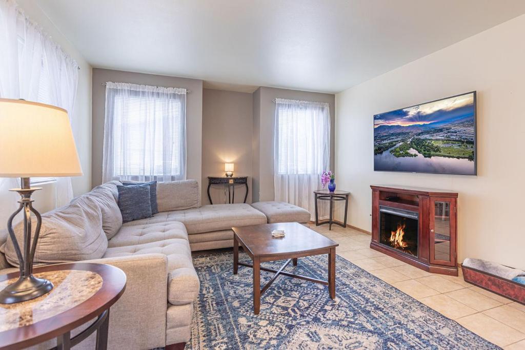 Walk To Downtown Leavenworth * Sleeps 6 + Pets * Ground Level Gem!アパートメント エクステリア 写真