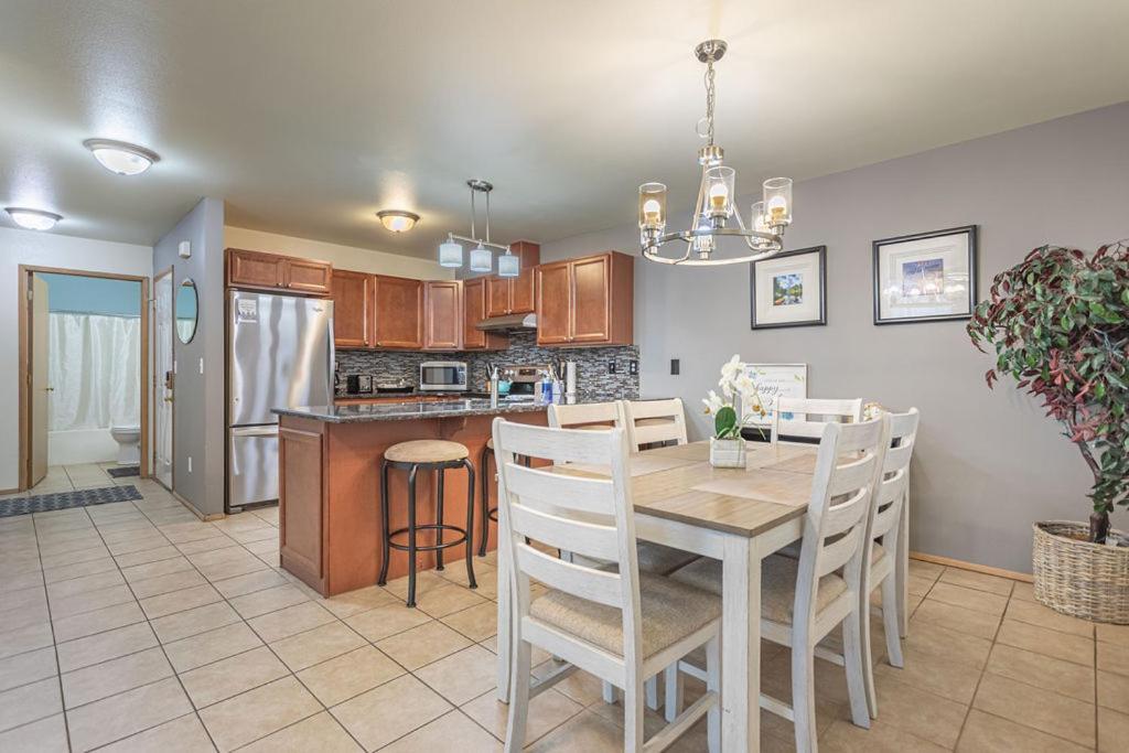 Walk To Downtown Leavenworth * Sleeps 6 + Pets * Ground Level Gem!アパートメント エクステリア 写真
