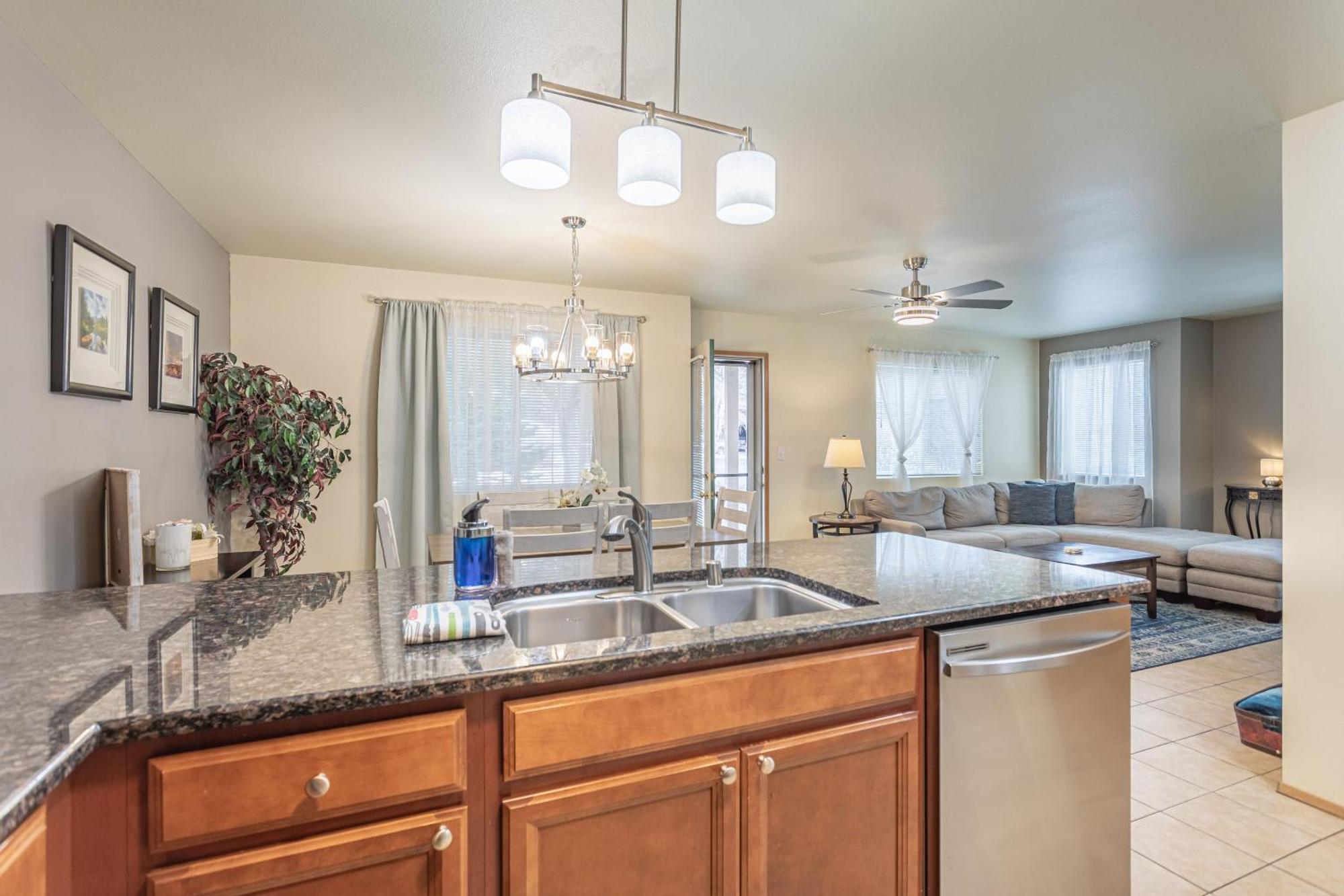 Walk To Downtown Leavenworth * Sleeps 6 + Pets * Ground Level Gem!アパートメント エクステリア 写真